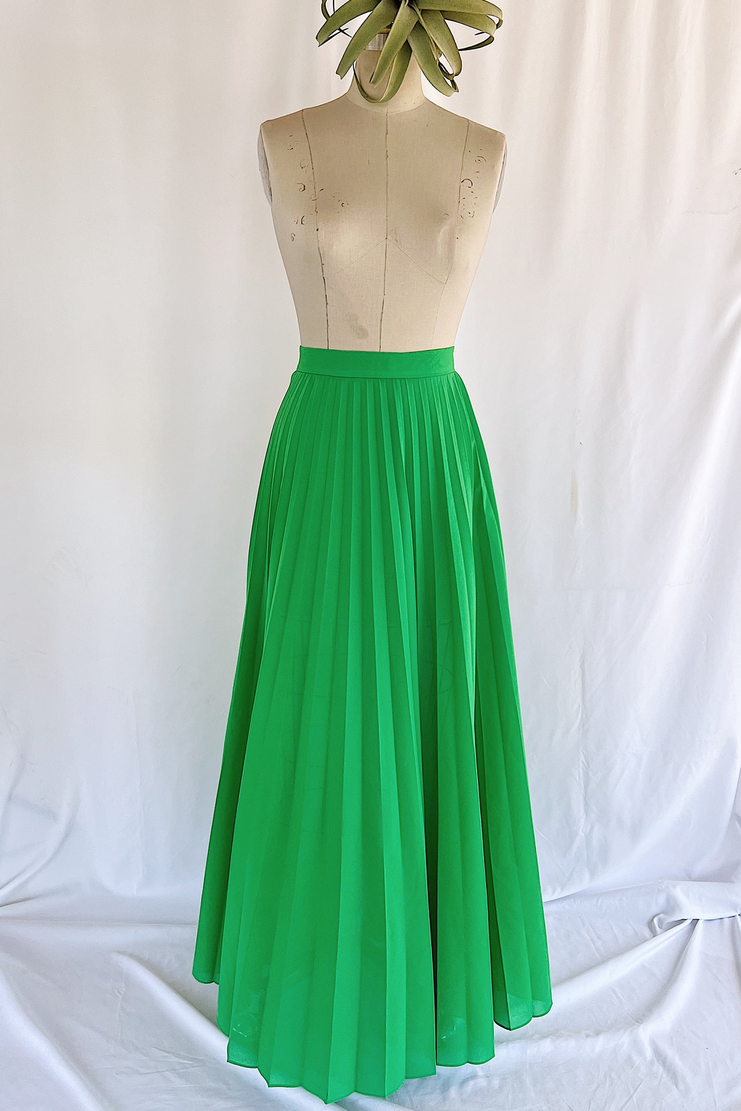 Joy Stevens 70's California Kelly Green Pleated Maxi Skirt